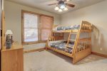 Full/Twin bunk room